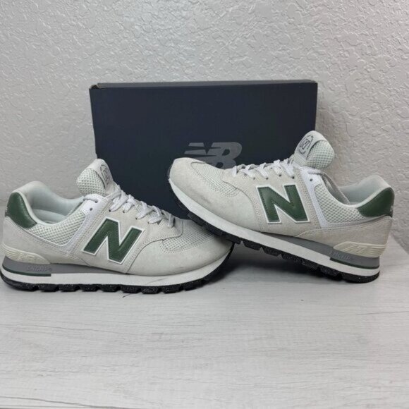 New Balance 574 Mens Sneakers Size 9 White & Green Suede/Mesh Athletic Shoes - Picture 3 of 7